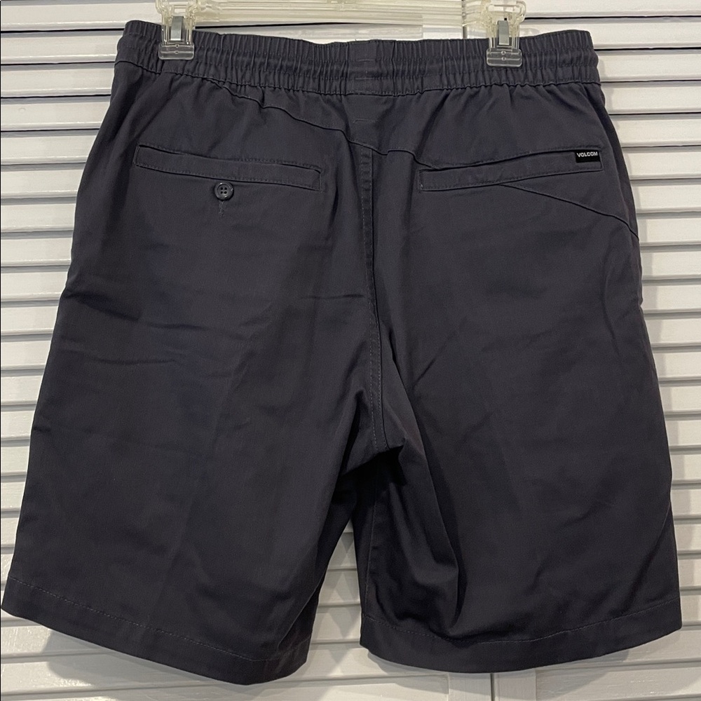 VOLCOM Shorts - Picture 2 of 8